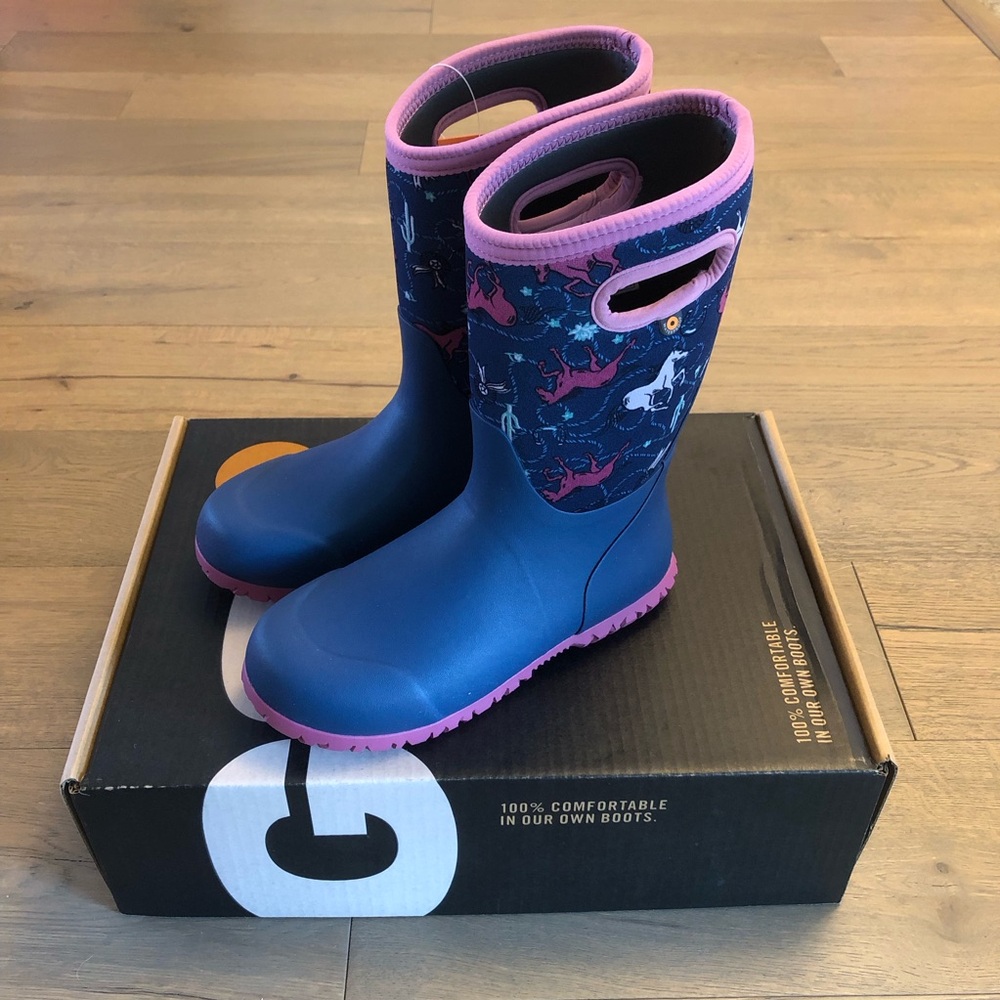 New Kids Blue and Pink Bogs Boots